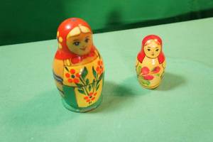 lot 88 image: 2 Sets of Authentic Vintage Russian Babushka Matryoshka Nesting Dolls