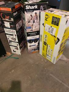 lot 2 image: 14 items of vacuums and  steam cleaner
