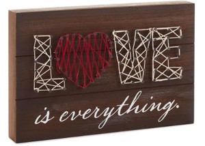 lot 294 image: Hallmark Wall Sign Bundle 2 - Love Is Everything & Fill Your Soul