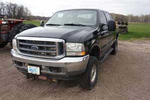 lot 3 image: 2003 Ford F-350 Crew Cab Diesel Truck