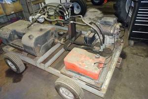 lot 20 image: Portable Hydraulic Pump Unit - 24 HP Honda Motor