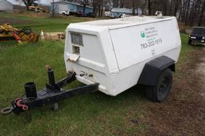 lot 12 image: Ingersoll-Rand 175cfm Trailer Mounted Air Compressor - Diesel - Not Running
