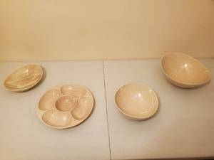 lot 23 image: Collection of Four Red Wing Dishes