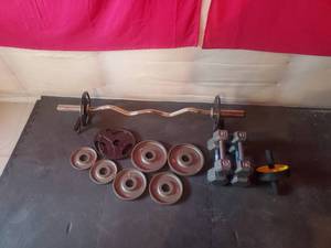 lot 32 image: Workout Equipment And Weights