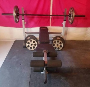 lot 31 image: Imperium Weight Bench And Weights