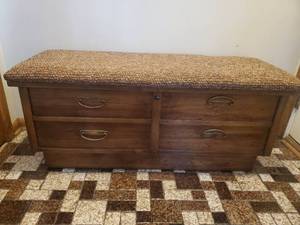 lot 138 image: Lane Chest