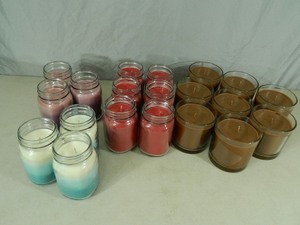 lot 54 image: 20 New Soy-Blend Candles