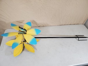 lot 46 image: New Double Wind Spinner with Solar Light