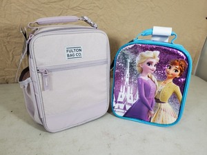 lot 21 image: 2 Lunchboxes  Lunch Bags