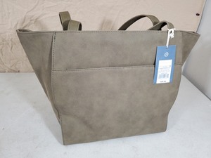 lot 86 image: New Purse