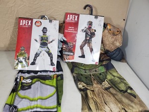 lot 112 image: 2 New Kids Costumes  Dress Up