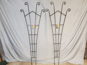 lot 6 image: 2 New Tapered Garden Trellis