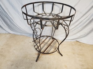 lot 8 image: New Large Metal Plant Stand  Garden Decoration