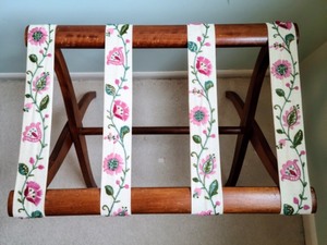 Embroidered Luggage Stand