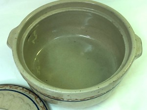 Vintage Red Wing Covered Dish