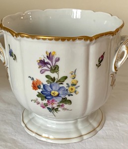 Two Porcelain PlantersCompotes (GermanyNymphenburg)