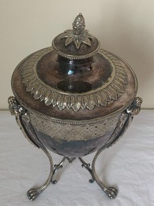 Victoria LiddedHinged ContainerIce Bucket
