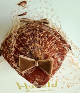 Womens Vintage Feather Hat With Lace Overlay