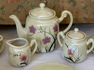 Antique Childrens Tea Set