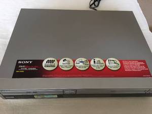 lot 9 image: Sony Video Cassette Recorder  DVD Recorder