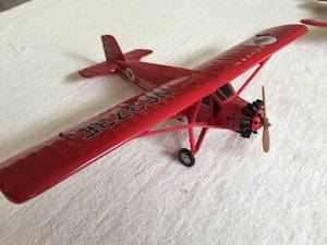 lot 14 image: 3 Vintage Metal Plane Models