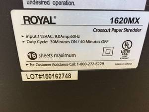 lot 39 image: Royal 16 Sheet Crosscut Paper Shredder