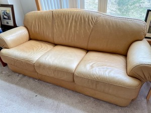 lot 42 image: Leather Sofa