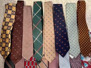 lot 146 image: 40 Mens Ties