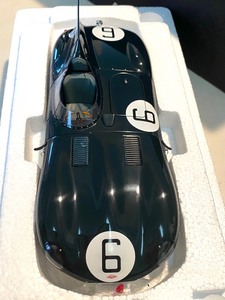 lot 260 image: Auto Art Die Cast Collector Car 1-18 Scale Jaguar D Type - NEW in box