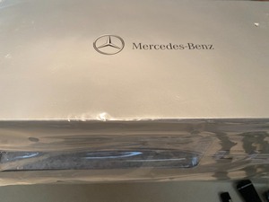 lot 261 image: Collector Die Cast Car- Mercedes Benz (NEW in package)