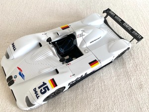 lot 232 image: Kyosho 118 BMW V12 LMR Collector Car