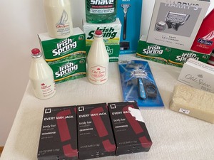 lot 202 image: Mens ShavingGrooming Accessories