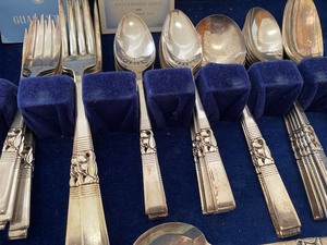 lot 212 image: Community Silverplate Flatware