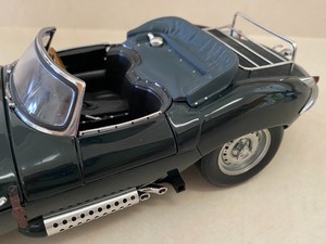 lot 240 image: Auto Art 118 Scale Jaguar XK SS