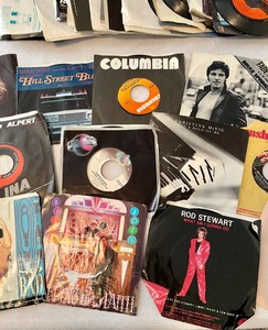 lot 270 image: Lot of 45s