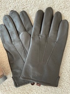 lot 323 image: Leather Gloves and a Cashmere Scarf