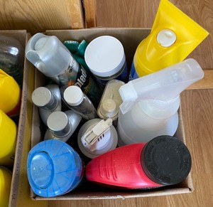 lot 313 image: Cleaning SuppliesProducts