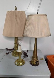 lot 60 image: (3) Table Lamps Brassy and Classy