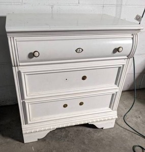 lot 55 image: Traditional White Night Stand