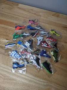 lot 43 image: 25 Brand New Nike and Jordan Shoe Sneaker Keychains Foamposite Lebron Retro Air
