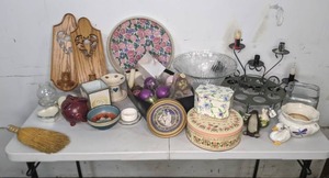 lot 116 image: Home Decor (Candles & Holders, Tins, Misc.)