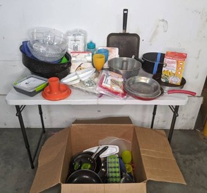 lot 120 image: Pots, Pans, Kitchen Doodads