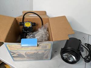 lot 24 image: Mini-Vac Pump and Work Light