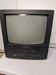 lot 26 image: Sylvania 11 TV w VHS Player