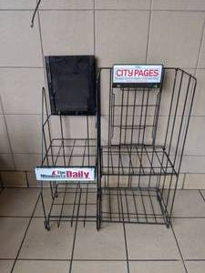 lot 321 image: Metal Wire Newspaper Display Rack