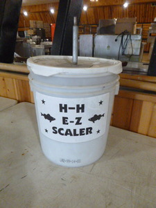 lot 55 image: H-H E-Z Fish Scaler