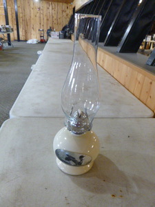 lot 68 image: Loon Kerosene Lamp