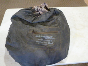 lot 81 image: Ameristep Multi-Season Doghouse Blind