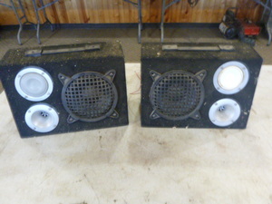 lot 85 image: 2 Speakers