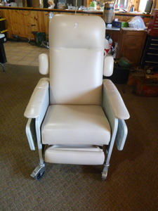 lot 105 image: Lumex Ortho Biotic Clinical Chair